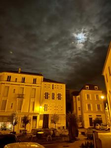 Appartements Appart-Village Le vieux Vichy centre T1,T2,T3 - Parking - Thermes : photos des chambres