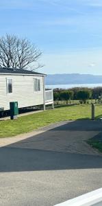 Hafan y Mor Park 3-Bed Caravan Sleeps 8 Pets Ok