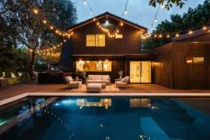 Studio City Stunning House with 5 bedrooms, Pool, Jacuzzi, Fire-pit, Guest House - Studio City