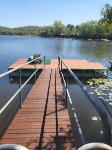 Barefoot Bungalow 23 Lake Bennett -private pontoon