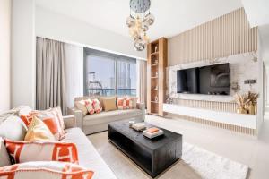 Luxury 4BR with Hermes Touch & Burj Khalifa View