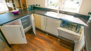 3 Bed 2 Bathroom Super Lodge! Sea Views!