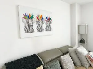 Brixtons stylish cove with balcony - London