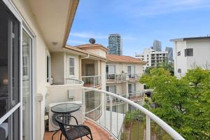 Stylish Coastal Retreat in the Heart of Broadbeach
