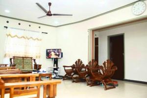 Leena Holiday Villa