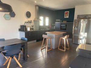 Maisons de vacances Villa in Vaison near Roman Ruins & Pool : photos des chambres