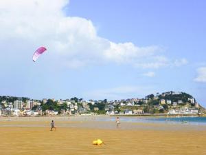 Maisons de vacances Holiday Home in Pleneuf near Sandy Beach : photos des chambres