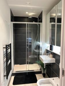 Spacious Central Apartment Terrace Gym Free Parking