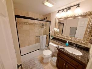 Venetian Vacation La Jolla One bedroom condo luxury furnished central near beach and UTC mall