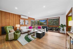 Spacious 5-Bedroom Home & Pool