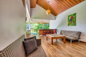 Luxury Beachfront Apartment with Oceanview Terrace