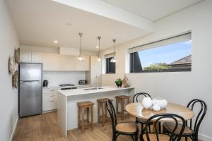 Sensational Penthouse with Ocean and Harbour Views