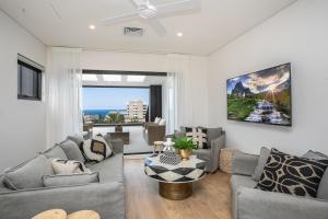 Sensational Penthouse with Ocean and Harbour Views