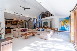 Aveli Villa 5 Bedroom with Pool at Seminyak 5 Mnt To beach by Car