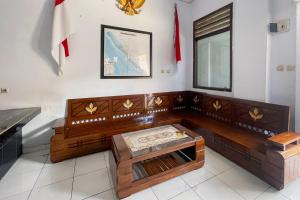 Urbanview Hotel Grand Seven One Kota