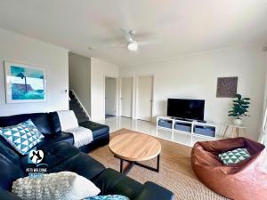 Modern Coastal with Sparkling Sea Views in Victor Harbor