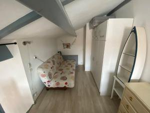 Maisons de vacances Agreable maisonnette avec jardin, piscine collective, proche mer - FR-1-194-291 : photos des chambres