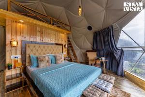 StayVista at The Stargazer with Mountain Views, Bonfire, Lawn