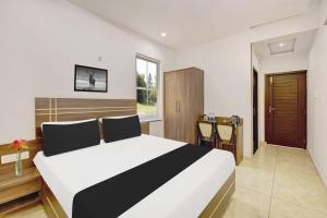 Super Townhouse Oak Dharwad formerly Rising Resort & Spa