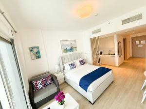 Yas Island Waters Edge Studio by Central Stay