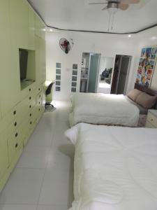 Big room with two queen bed