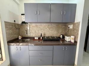 Modern 2 BR Bandra Trendy Location