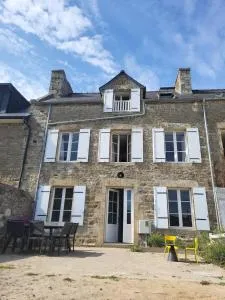 Maison rénovée à 80m de la plage, charme et confort