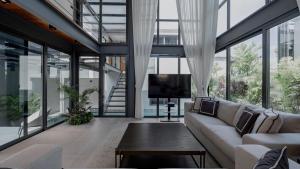 Luxury Modern Loft Villa Riverhouse