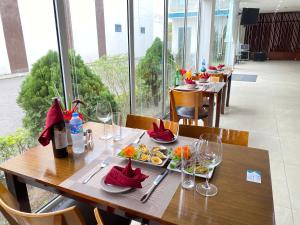 Juna hotel