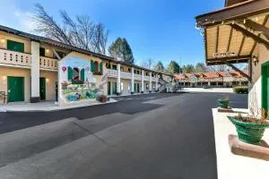 Quality Inn Downtown Helen - Toccoa