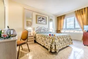 罗马奥雷亚酒店 - Navamorcuende