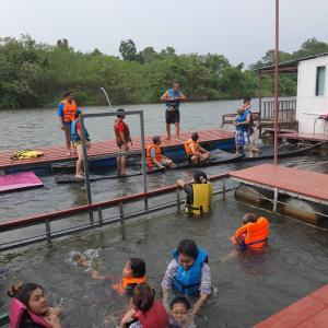 Raft House Bansuan Maenam