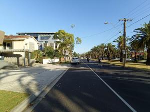 Cute, Cozy and Central Apartment 1 in Essendon with Free Parking