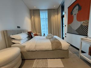 New Apartment Near Downtown with Canal View