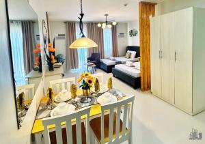 Best Holiday Homes with Balcony, Free POOL, Parking & Gym - B2 5Diamond