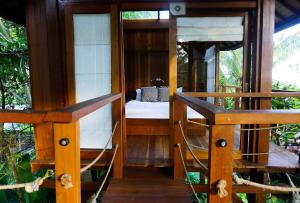 Coconut Corner - Ocean View Treehouse