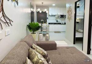 Palawan Cozy Stay with a Balcony, FREE Gym & Pool near Airport - B2 6Luster