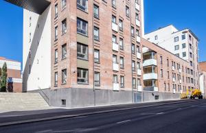 Kotimaailma Modern city studio in Vaasa city center, Näytelmä