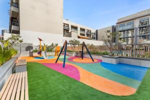Waves - Elegant & Lavish Studio Apt for 4 in JVC