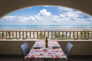 Monolocale con garage fronte mare -La Dolce Vita