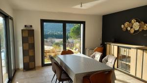 Villas Provence, Uzes, villa climatisee 8 pers avec piscine privee : photos des chambres