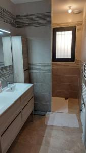 Villas Provence, Uzes, villa climatisee 8 pers avec piscine privee : photos des chambres