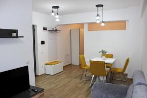 Cozy One-Bedroom Apartments Suceava