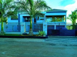 holiday villa - Bluff Hill