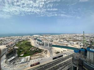 Silkhaus Vacation Homes Elite 2BR near Safa Park in Aykon City