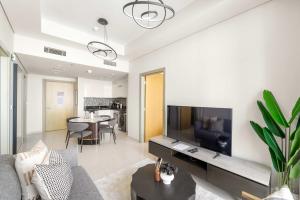 Silkhaus Vacation Homes Elite 2BR near Safa Park in Aykon City