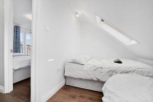 7 Bedroom, 3 bathrooms, Garden, 20 mins to centre