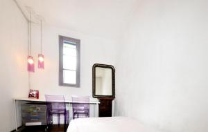Maisons de vacances 4 Bedroom Cozy Home In Palau-Del-Vidre : photos des chambres