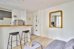 Nice Flat Jules Joffrin station and Clignancourt