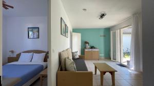 Maisons de vacances Chalet paisible a la plage, piscine et tennis : photos des chambres